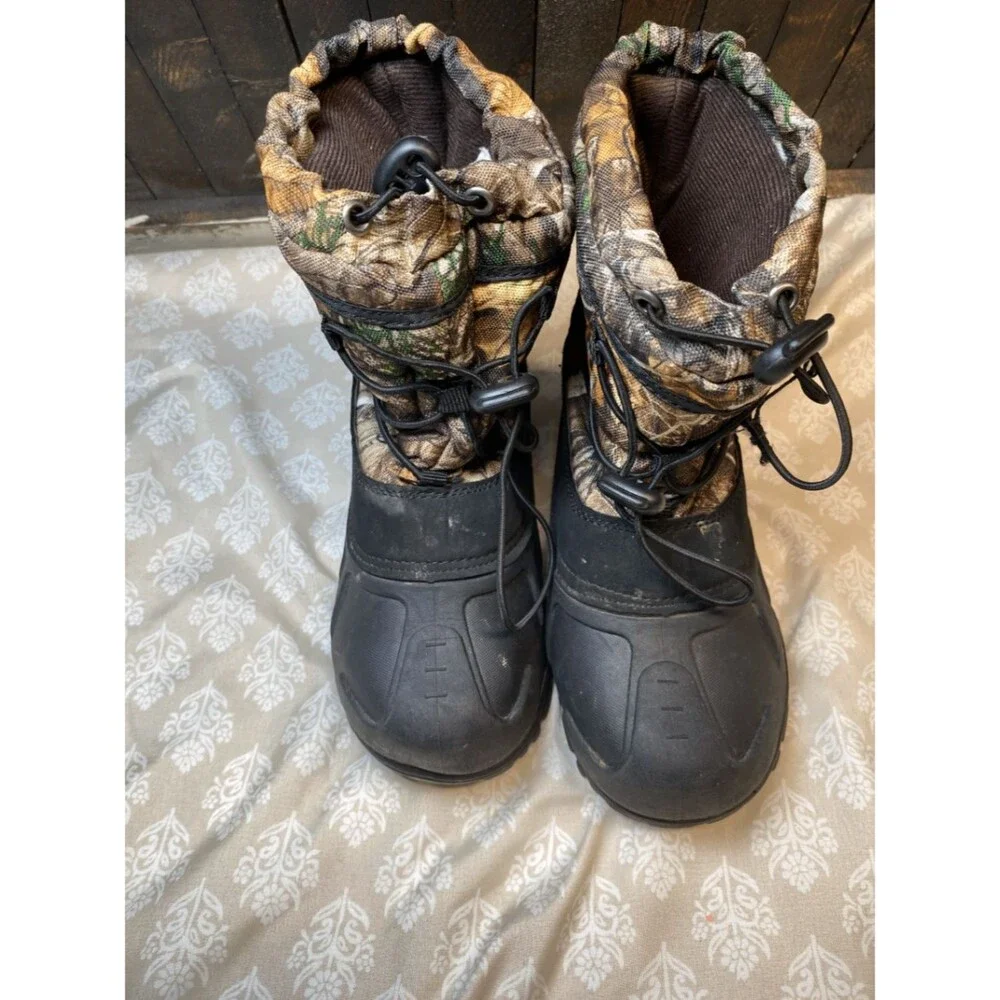 Itasca Boys Youth Size 2 Snow Boots Winter Camo Black Pull-On Drawstring